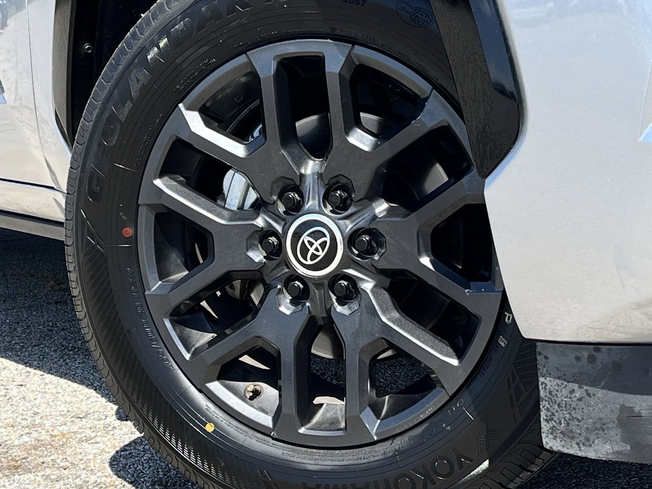 Used 2024 Toyota Sequoia Platinum AWD/4WD image 29