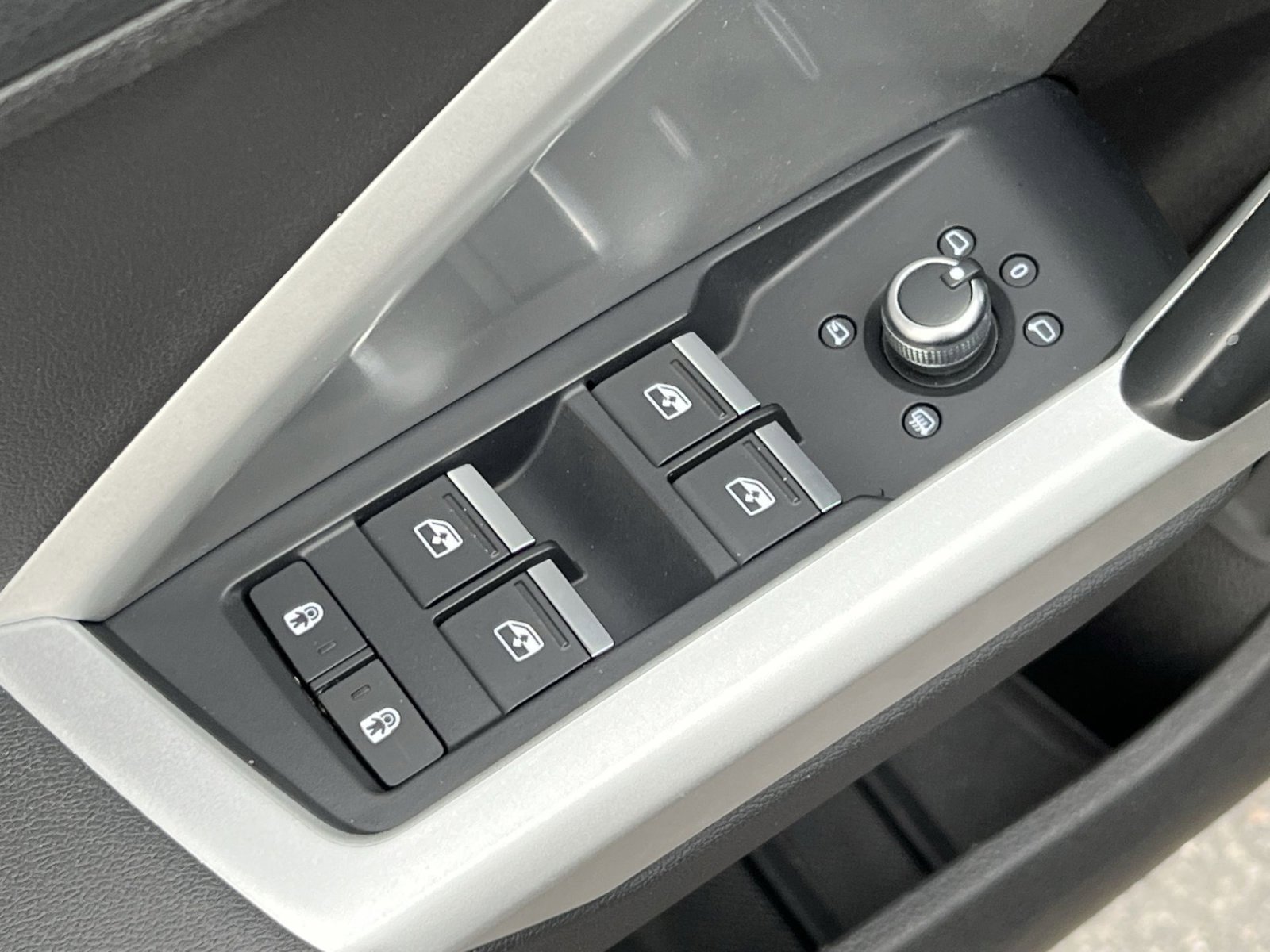 Used 2023 Audi Q3 2.0T Premium image 13