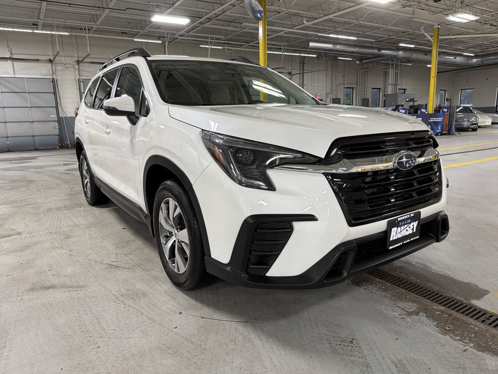 Certified 2023 Subaru Ascent Premium w/ Convenience Package AWD/4WD image 2