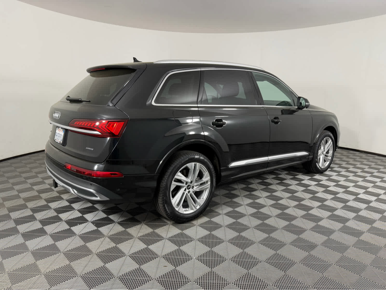 Used 2023 Audi Q7 3.0T Premium Plus w/ Premium Plus Package image 3