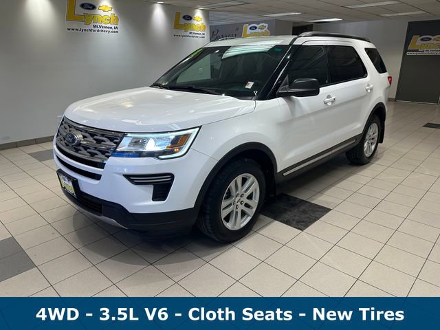 Used 2018 Ford Explorer XLT image 2