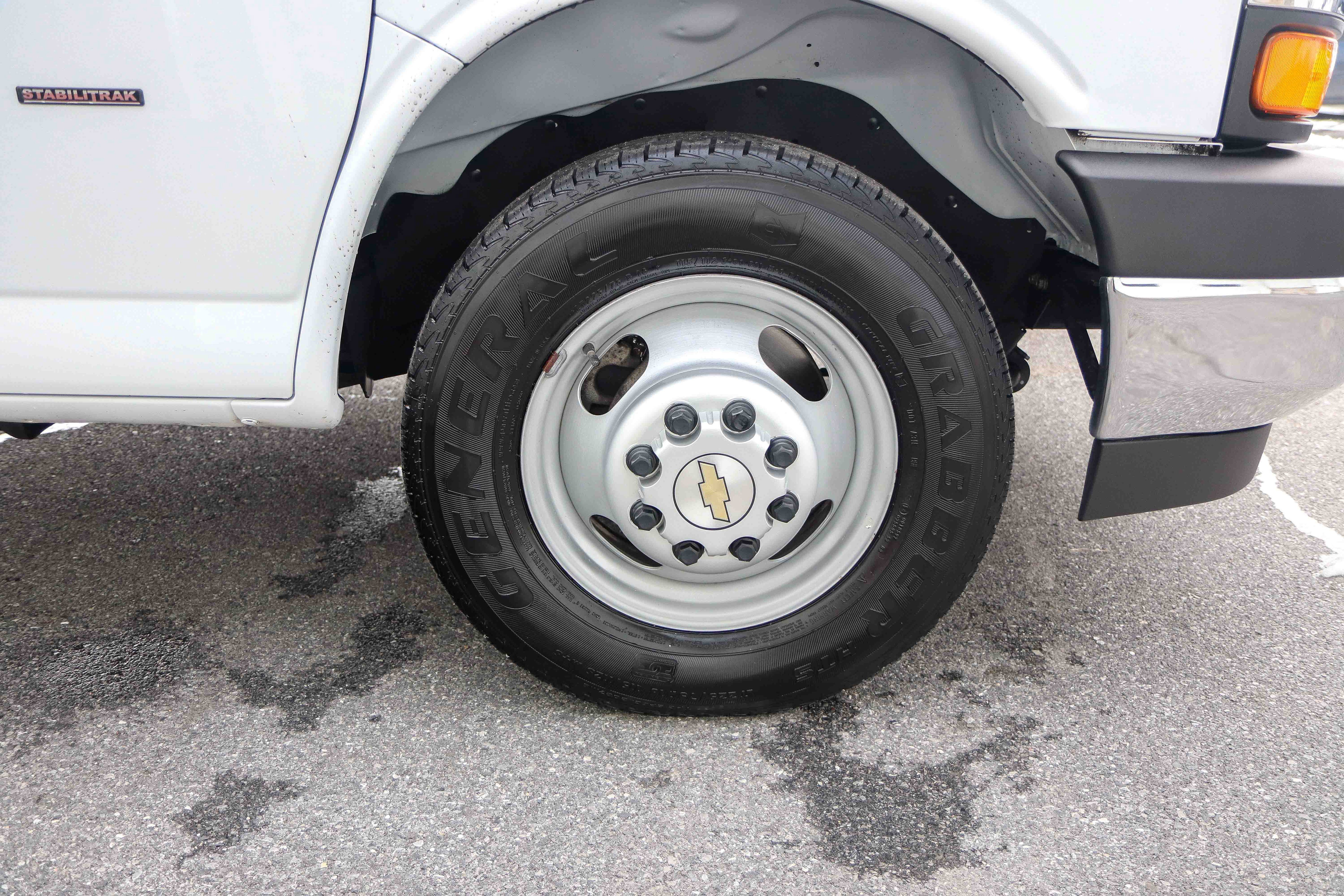 Used 2024 Chevrolet Express 3500 w/ Power Convenience Package RWD image 26