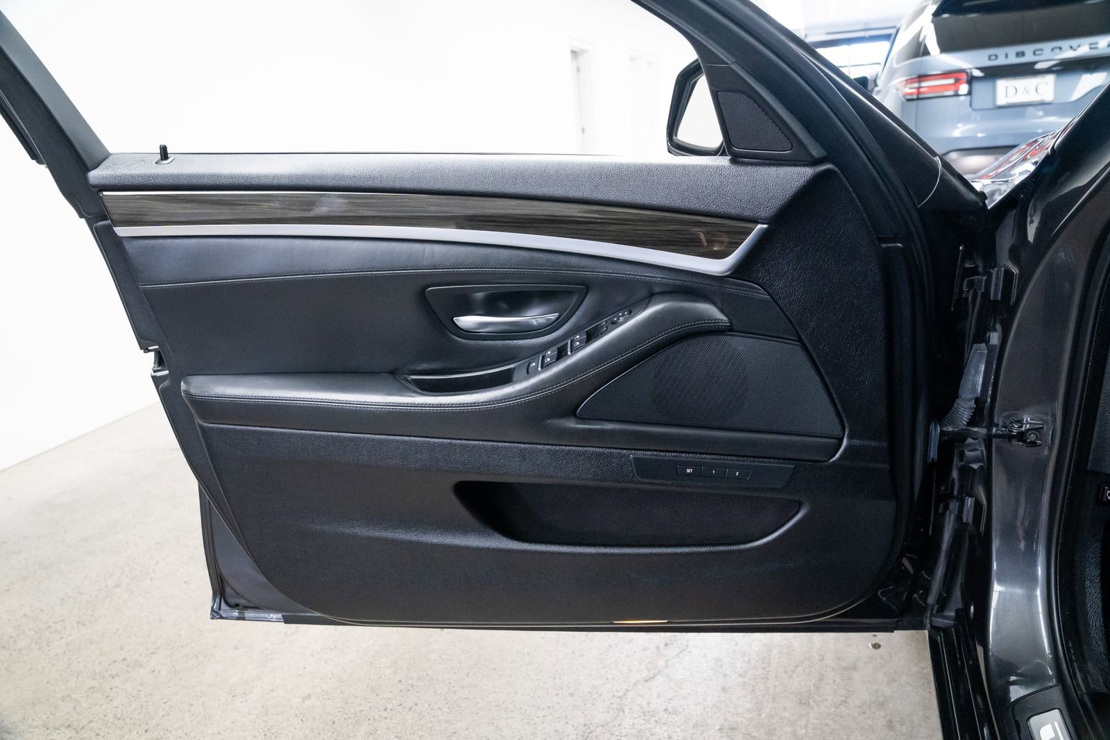 Used 2015 BMW 550i xDrive Sedan image 17