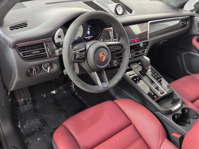 New 2026 Porsche Macan GTS image 4
