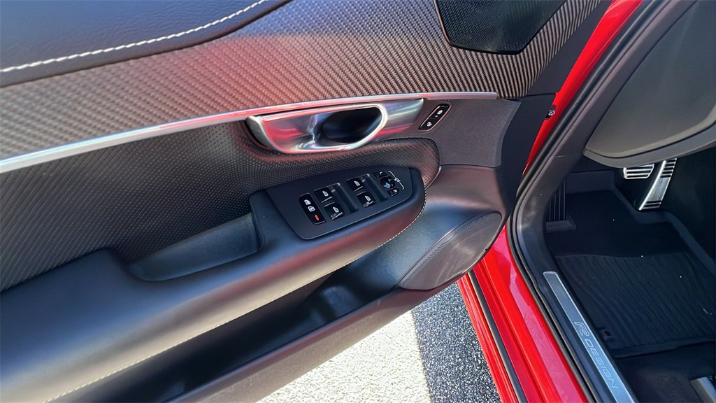 Used 2019 Volvo XC90 T6 R-Design w/ Advanced Package image 12