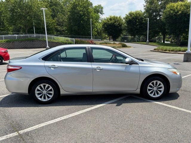 Used 2016 Toyota Camry LE FWD image 8