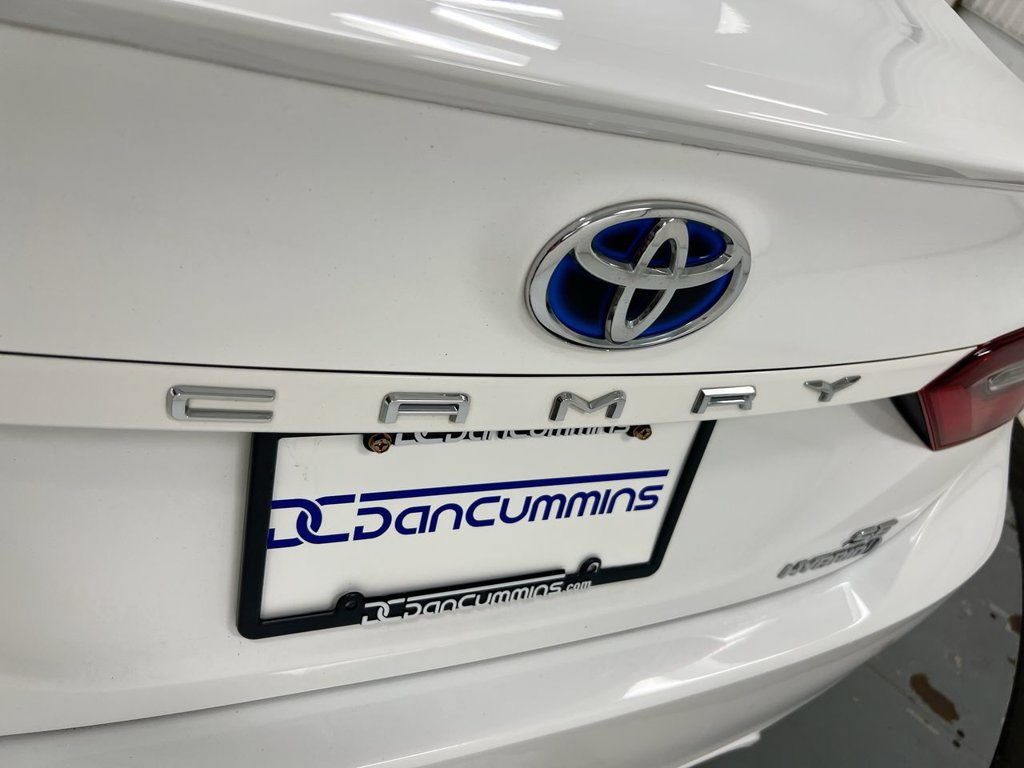 Used 2022 Toyota Camry SE w/ Cold Weather Package FWD image 25