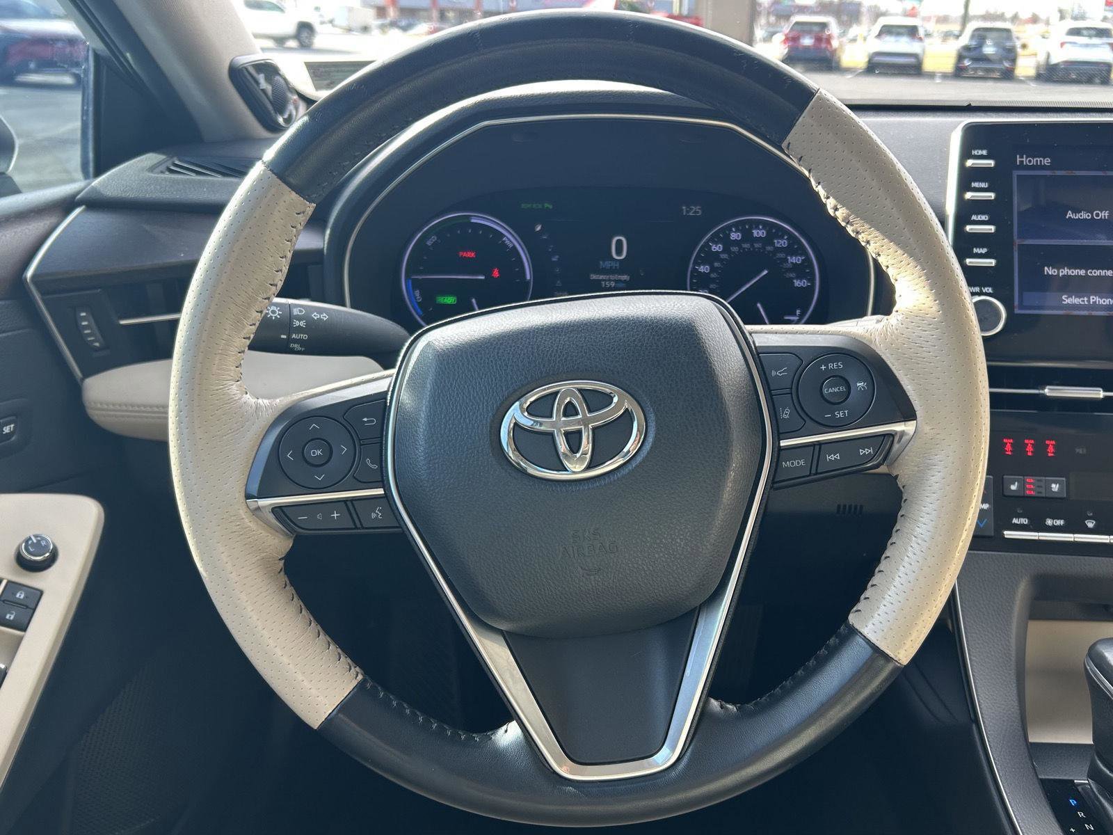 Used 2020 Toyota Avalon Limited image 21