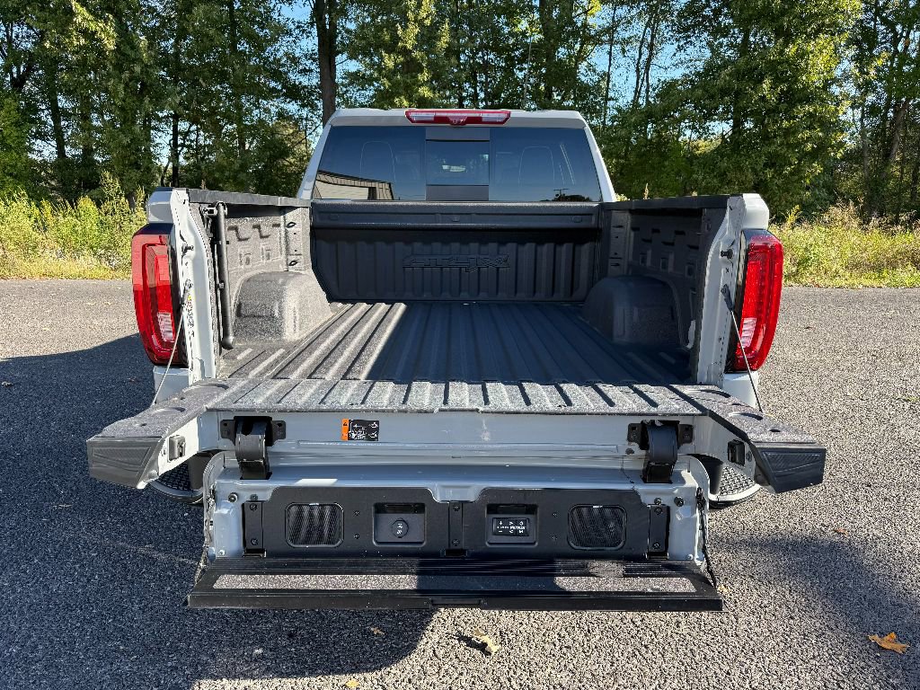 Used 2024 GMC Sierra 1500 AT4X image 9