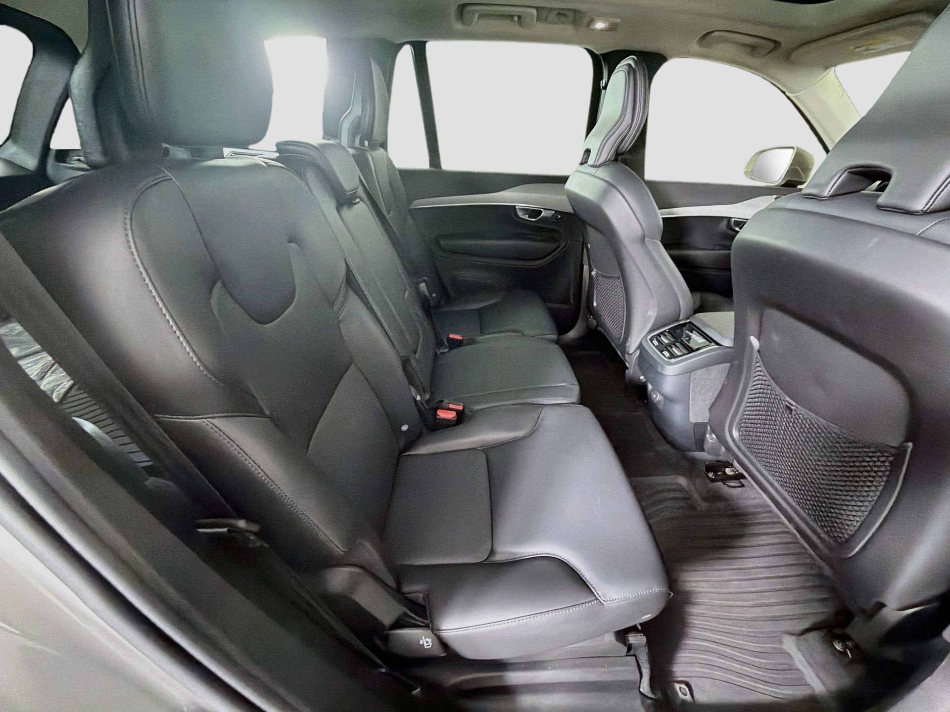 Used 2024 Volvo XC90 B5 Core w/ Protection Package Premier AWD/4WD image 27