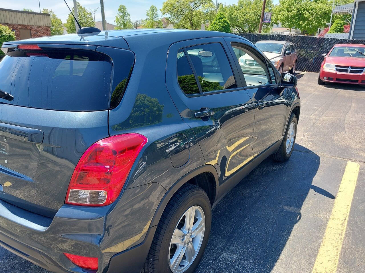 Used 2022 Chevrolet Trax LS w/ Tint and Cruise Package image 5