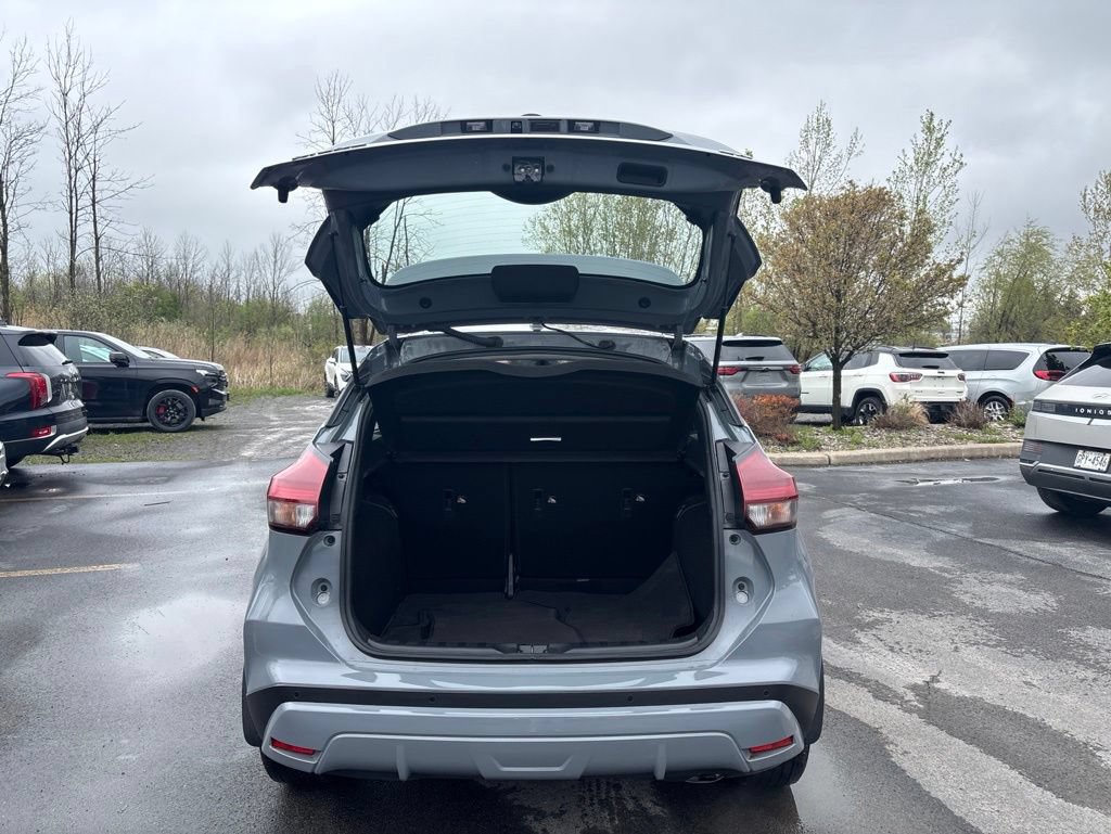 Used 2024 Nissan Kicks SR w/ SR Premium Package FWD image 13