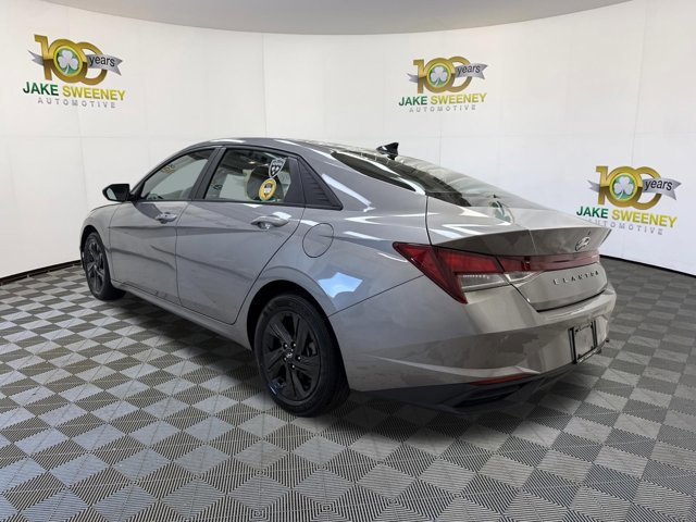 Used 2023 Hyundai Elantra SEL w/ Cargo Package FWD image 7