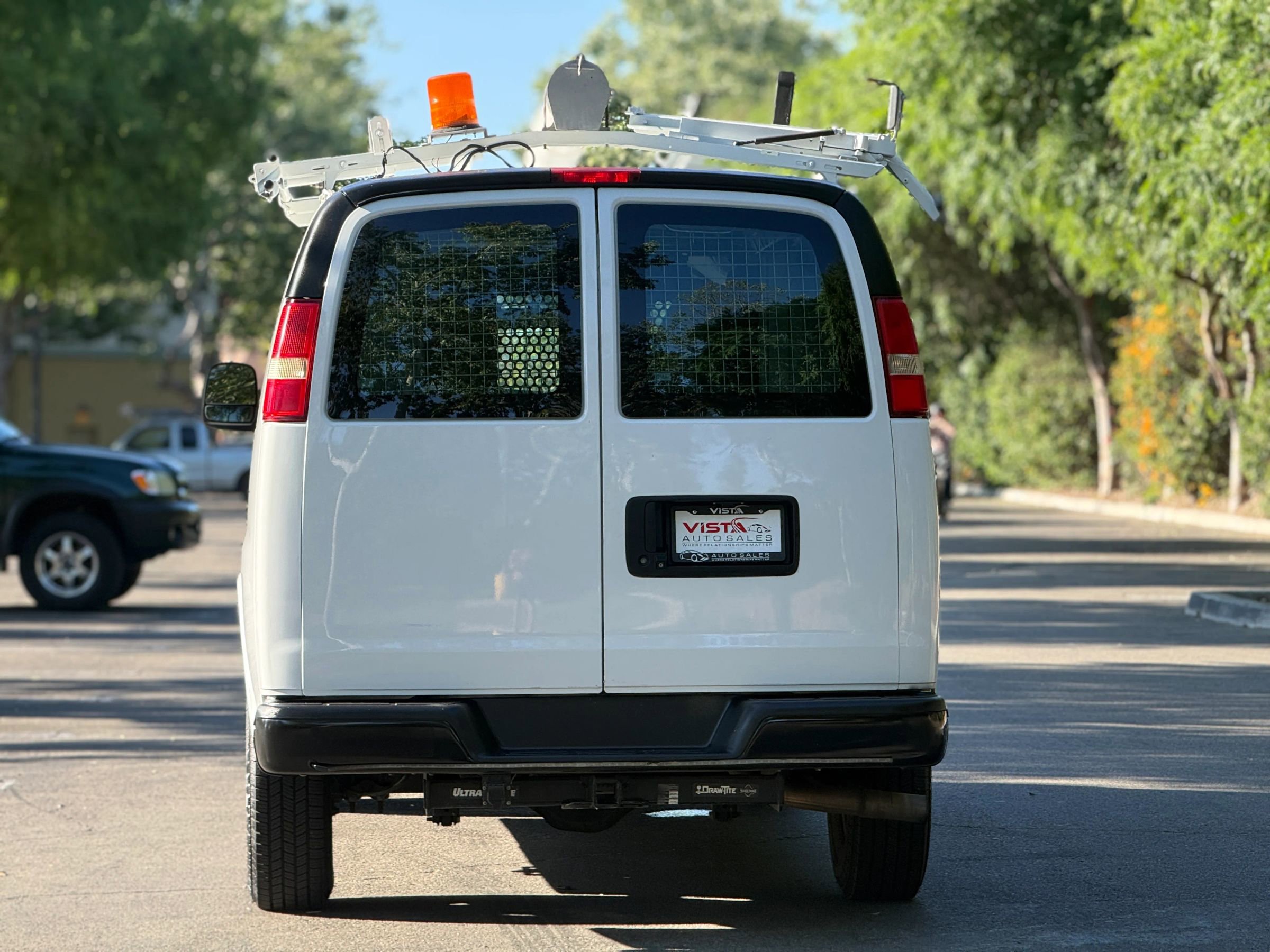 Used 2015 Chevrolet Express 2500 image 4