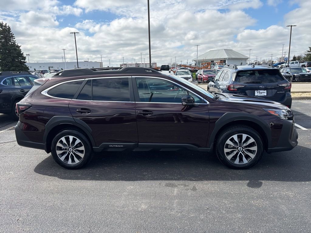Used 2025 Subaru Outback Limited image 2
