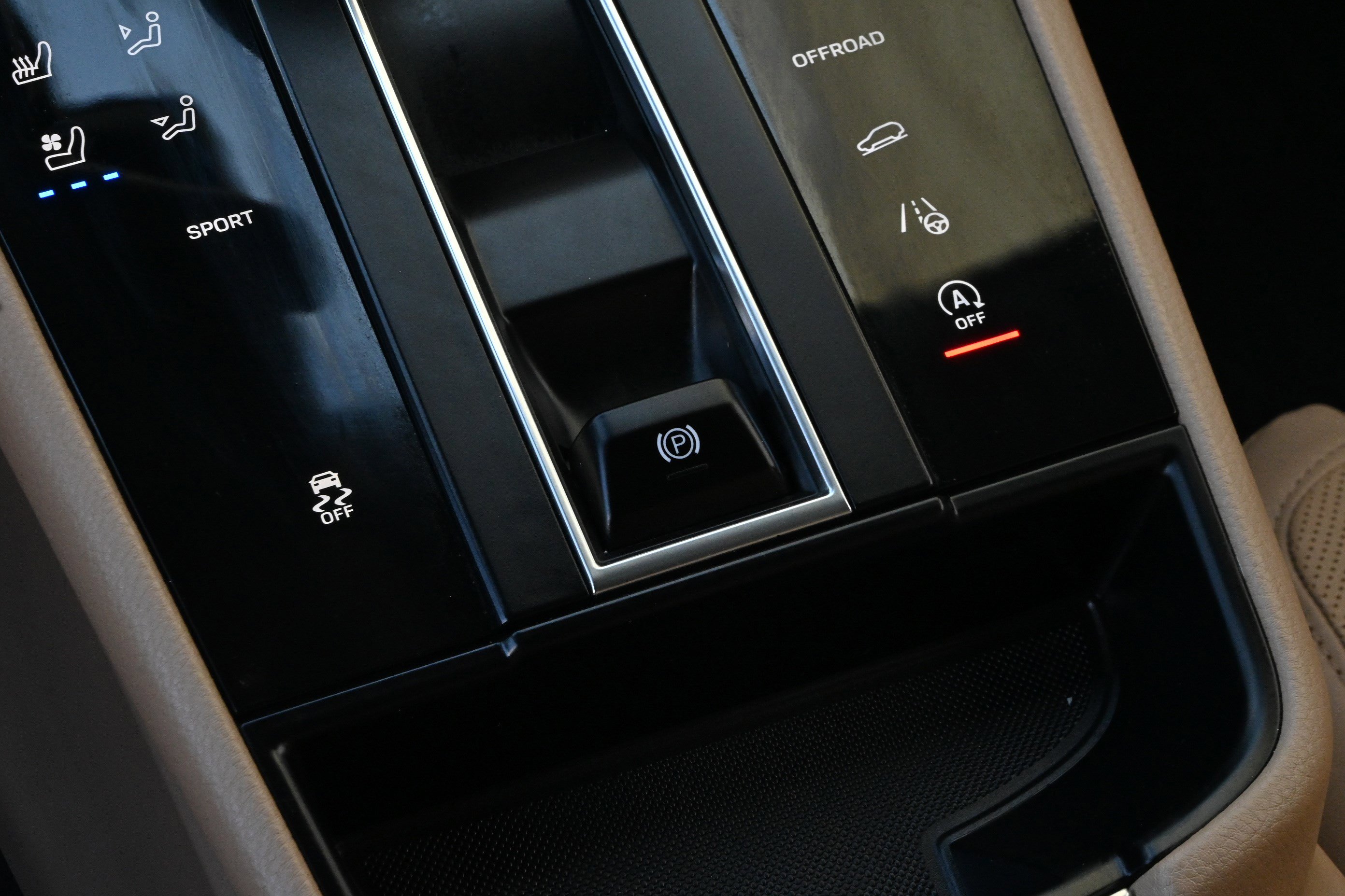 Used 2024 Porsche Macan image 21