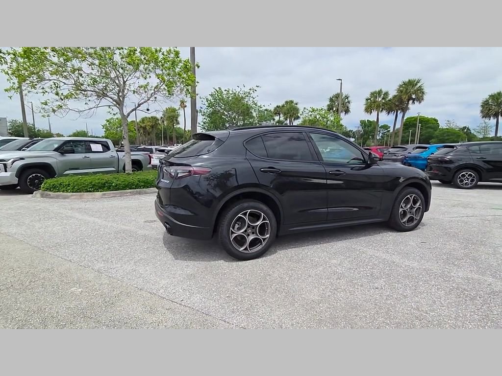 New 2025 Alfa Romeo Stelvio Sprint w/ Convenience Package AWD/4WD image 23