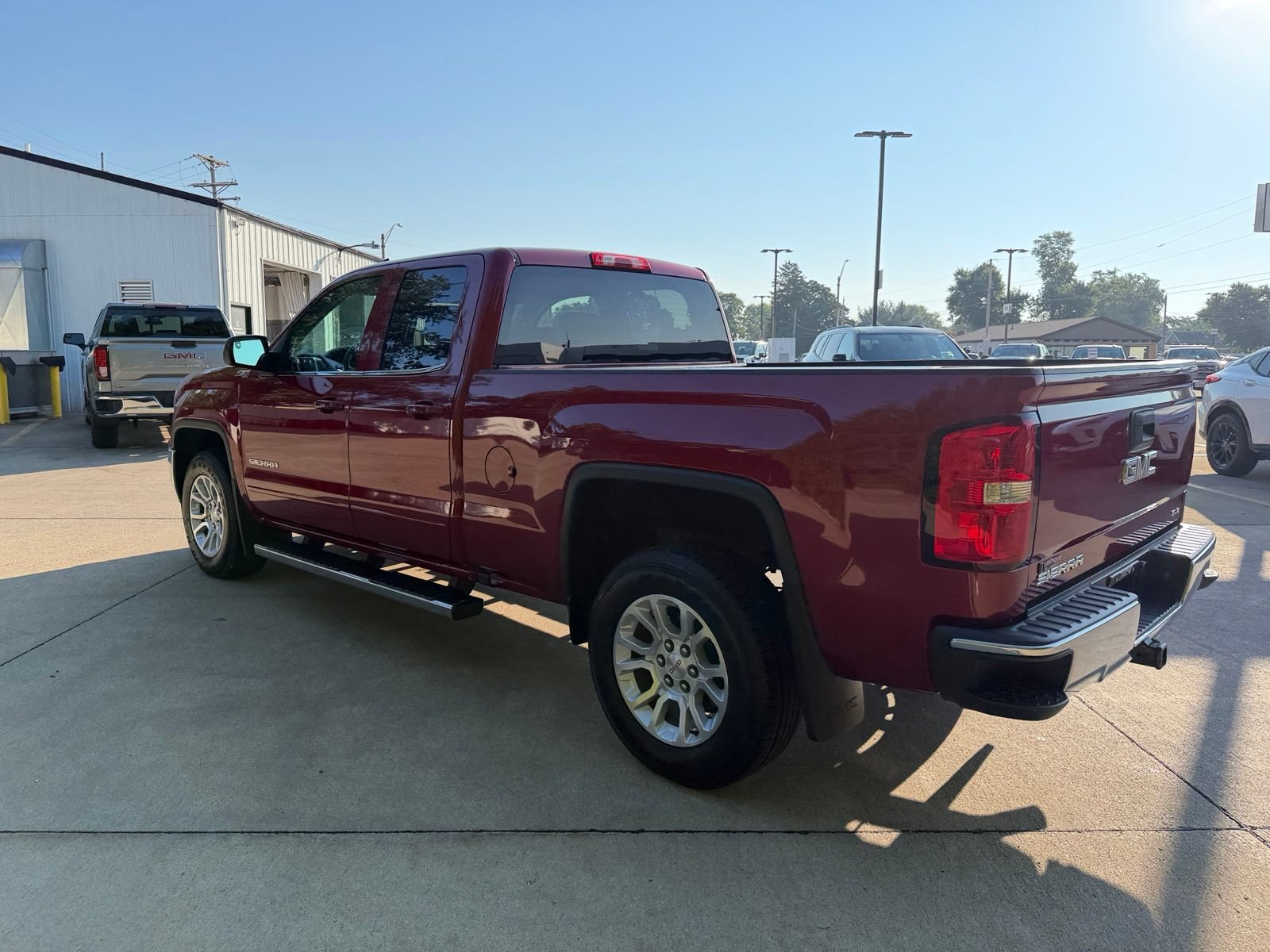 Used 2018 GMC Sierra 1500 SLE w/ SLE Value Package AWD/4WD image 29