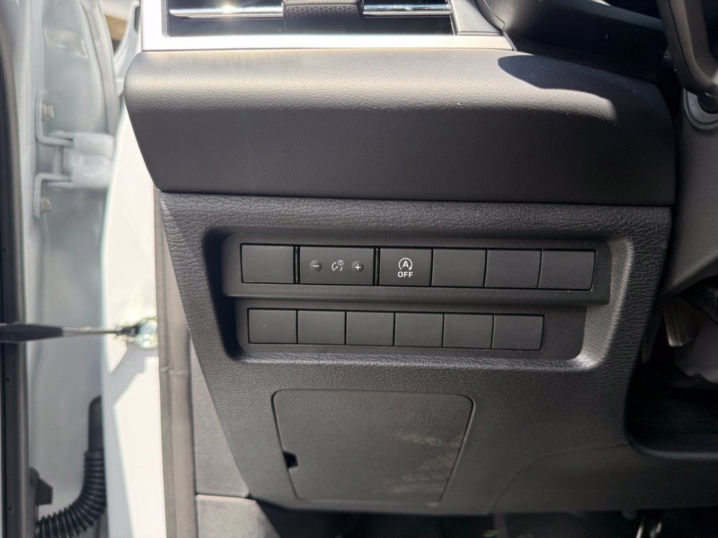 New 2026 Mitsubishi Outlander LE FWD image 31