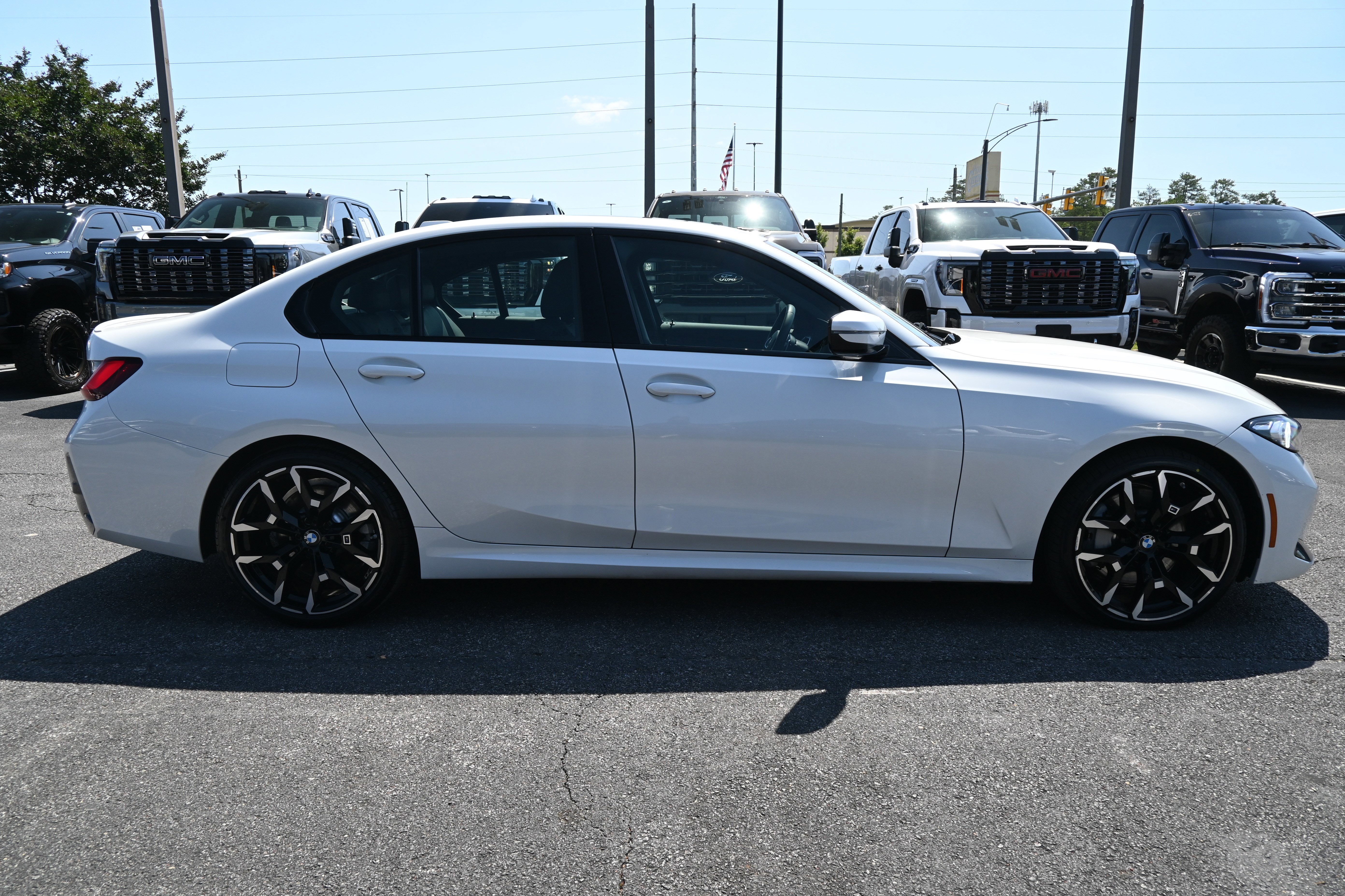 Used 2026 BMW 330i xDrive Sedan w/ M Sport Package AWD/4WD image 11