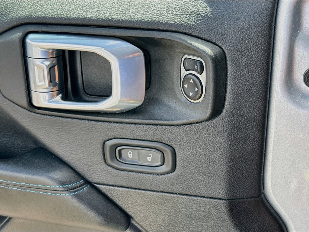 Used 2024 Jeep Wrangler High Altitude AWD/4WD image 19