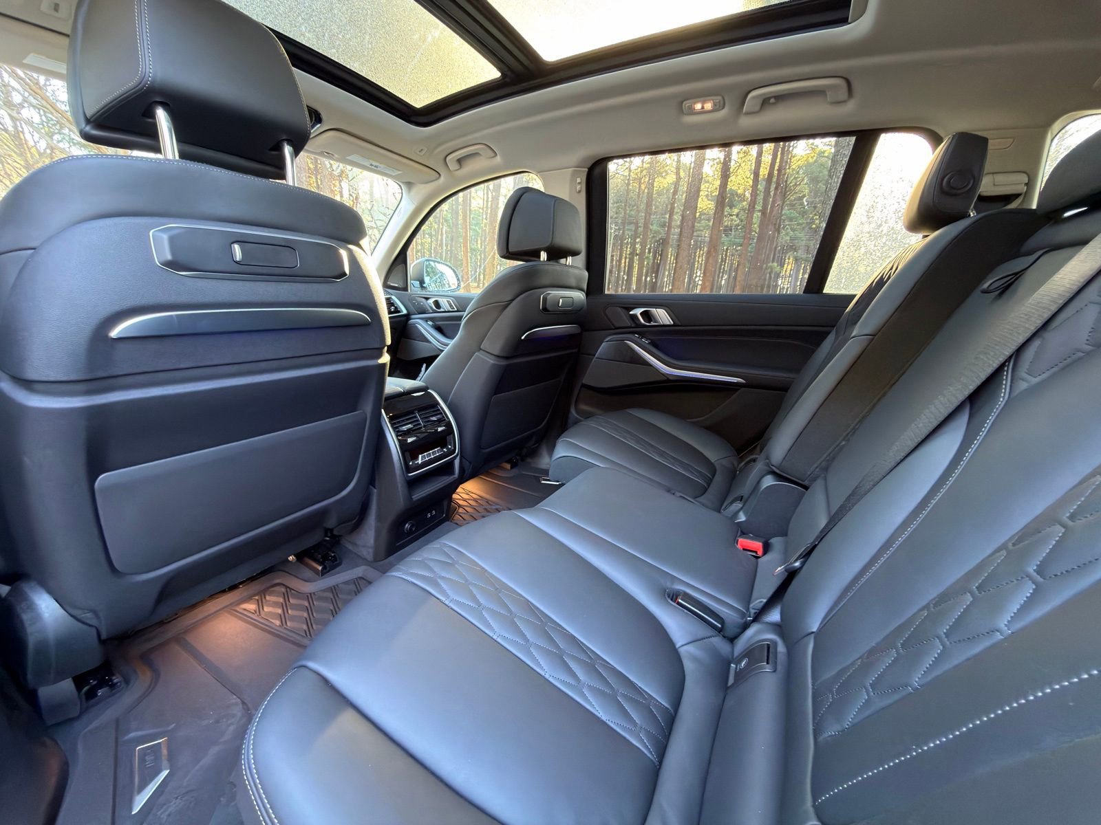 Certified 2024 BMW X7 xDrive40i w/ Executive Package image 15