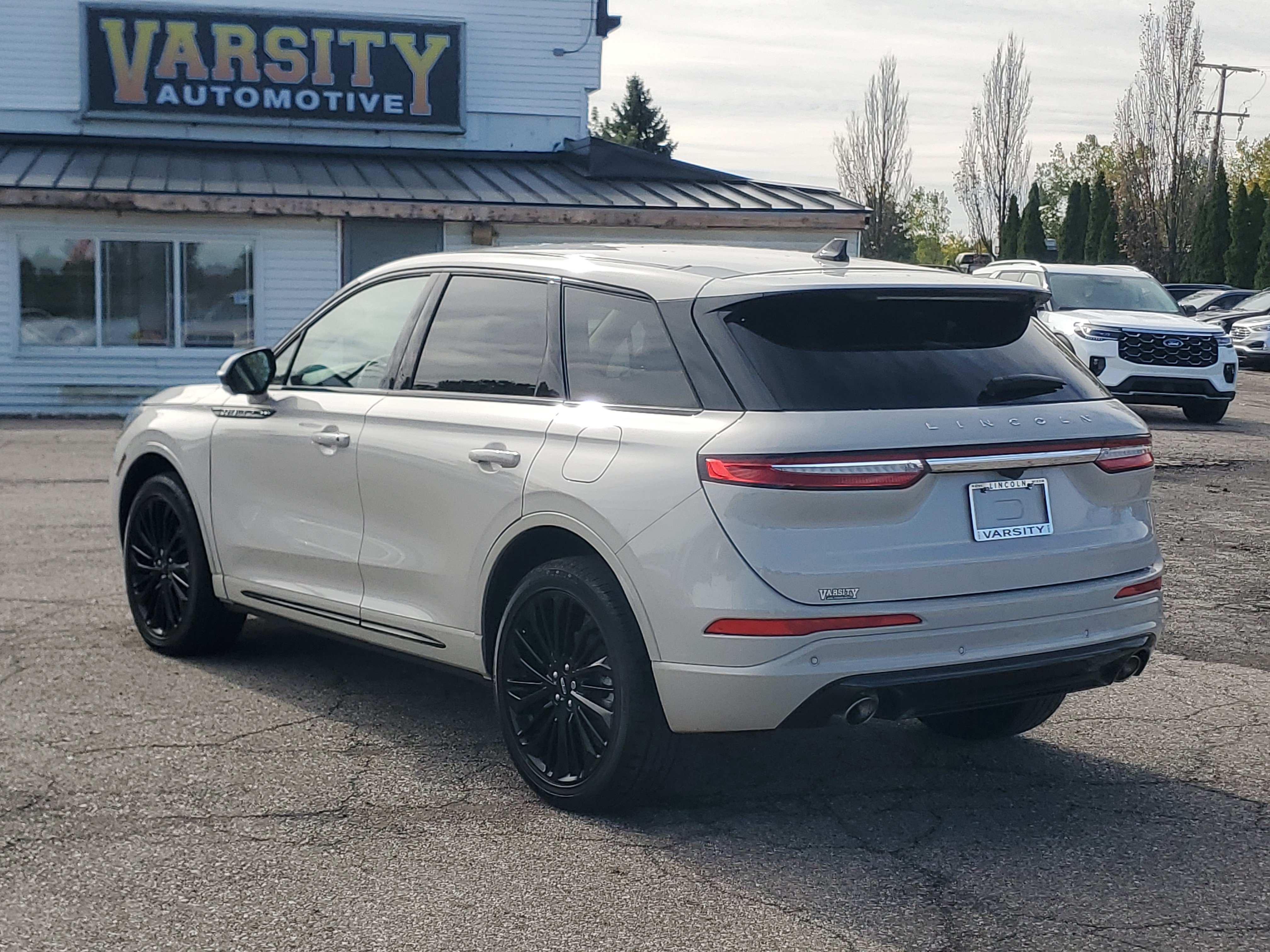 Certified 2024 Lincoln Corsair AWD w/ Equipment Group 101A image 4
