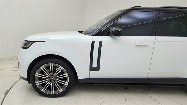 Used 2023 Land Rover Range Rover Long Wheelbase Autobiography image 9