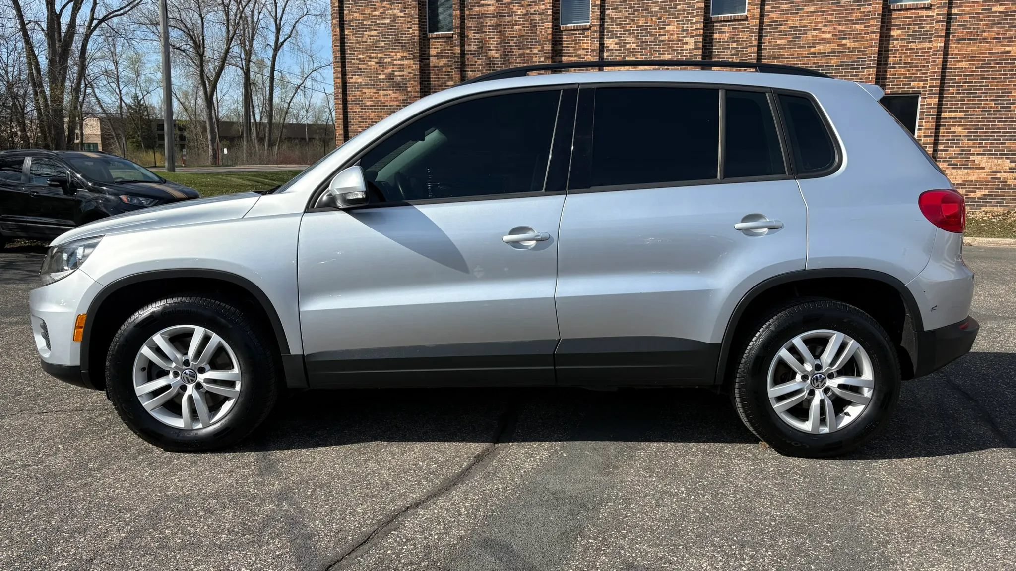 Used 2017 Volkswagen Tiguan S AWD/4WD image 5