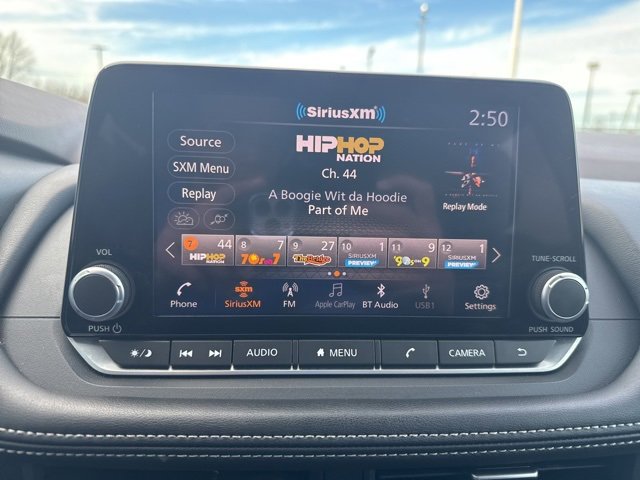 Used 2023 Nissan Rogue S image 23