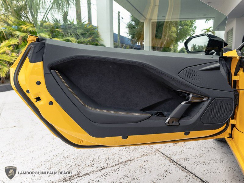 Used 2026 Lamborghini Temerario AWD/4WD image 31