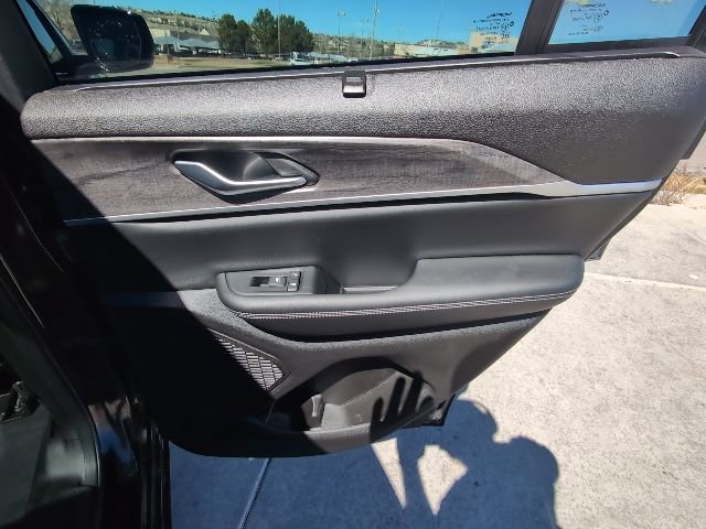 Used 2024 Jeep Grand Cherokee Limited w/ Luxury Tech Group II image 30