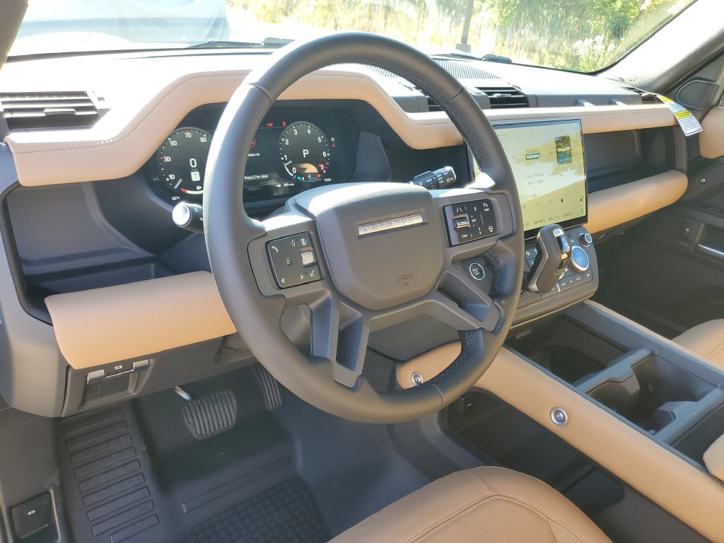 New 2026 Land Rover Defender 110 X-Dynamic SE AWD/4WD image 13