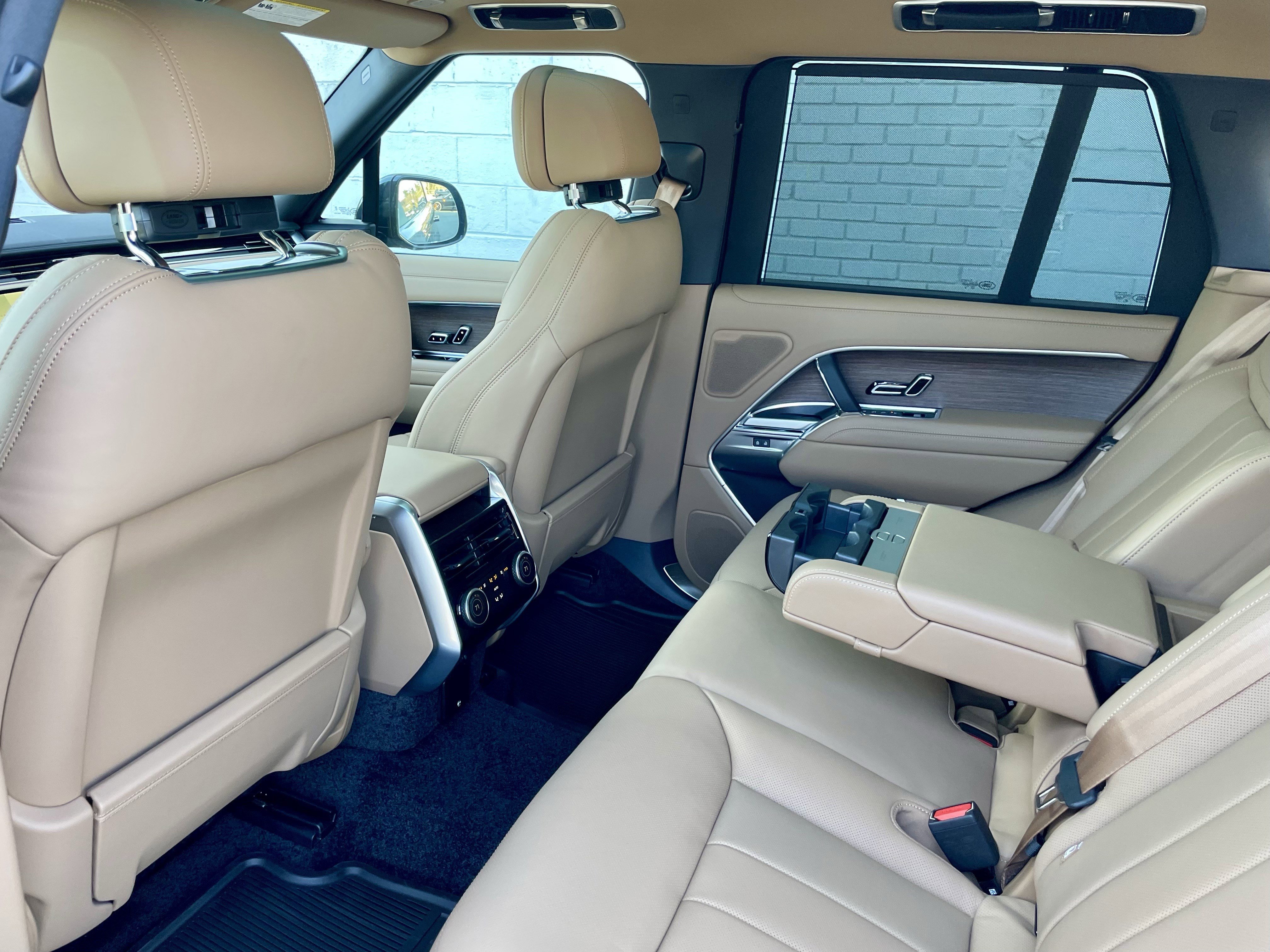 New 2026 Land Rover Range Rover SE image 30