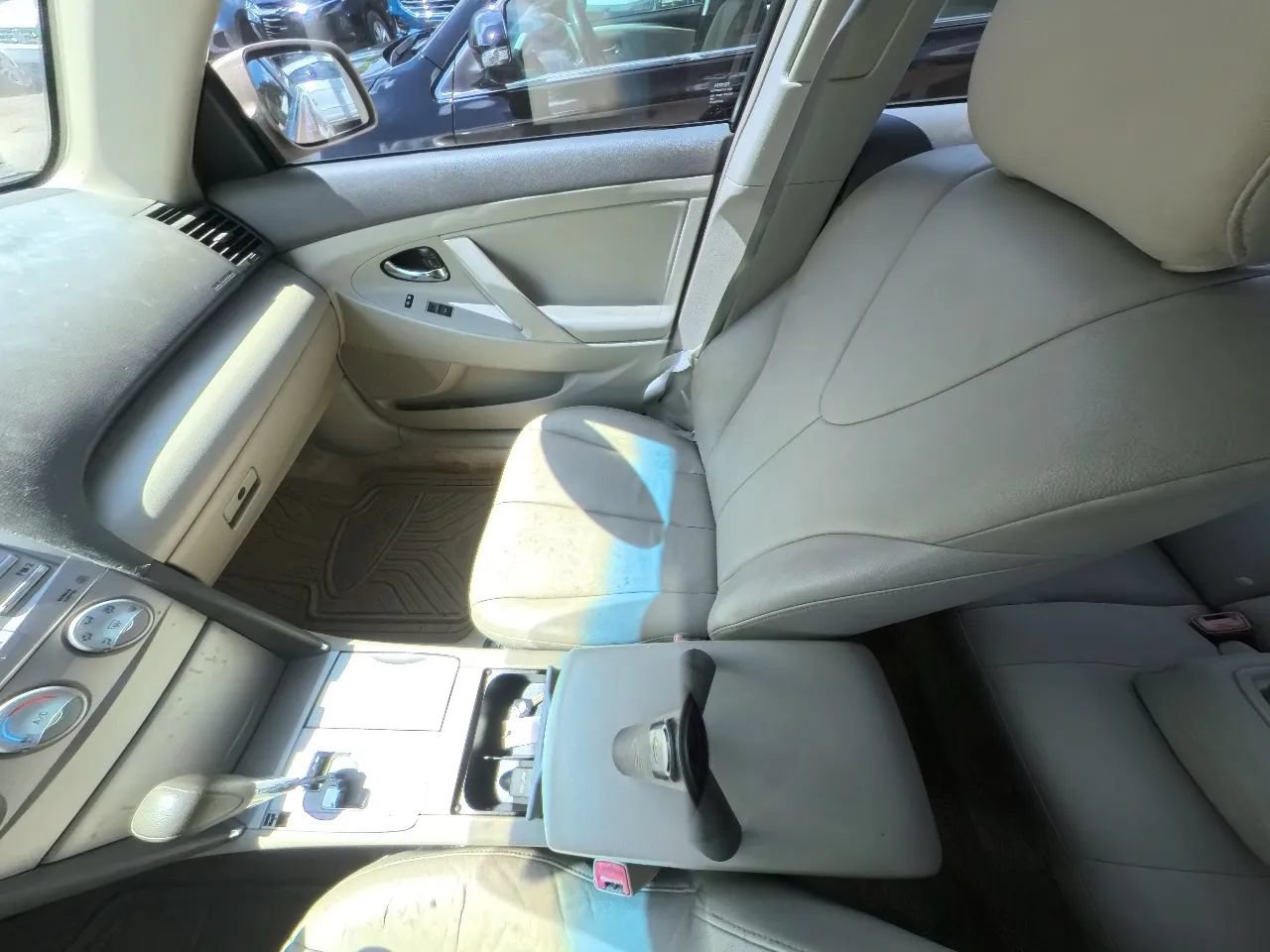 Used 2011 Toyota Camry LE w/ LE Extra-Value Pkg FWD image 24