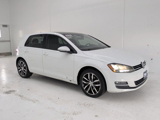 Used 2016 Volkswagen Golf SE w/ Lighting Package FWD image 3