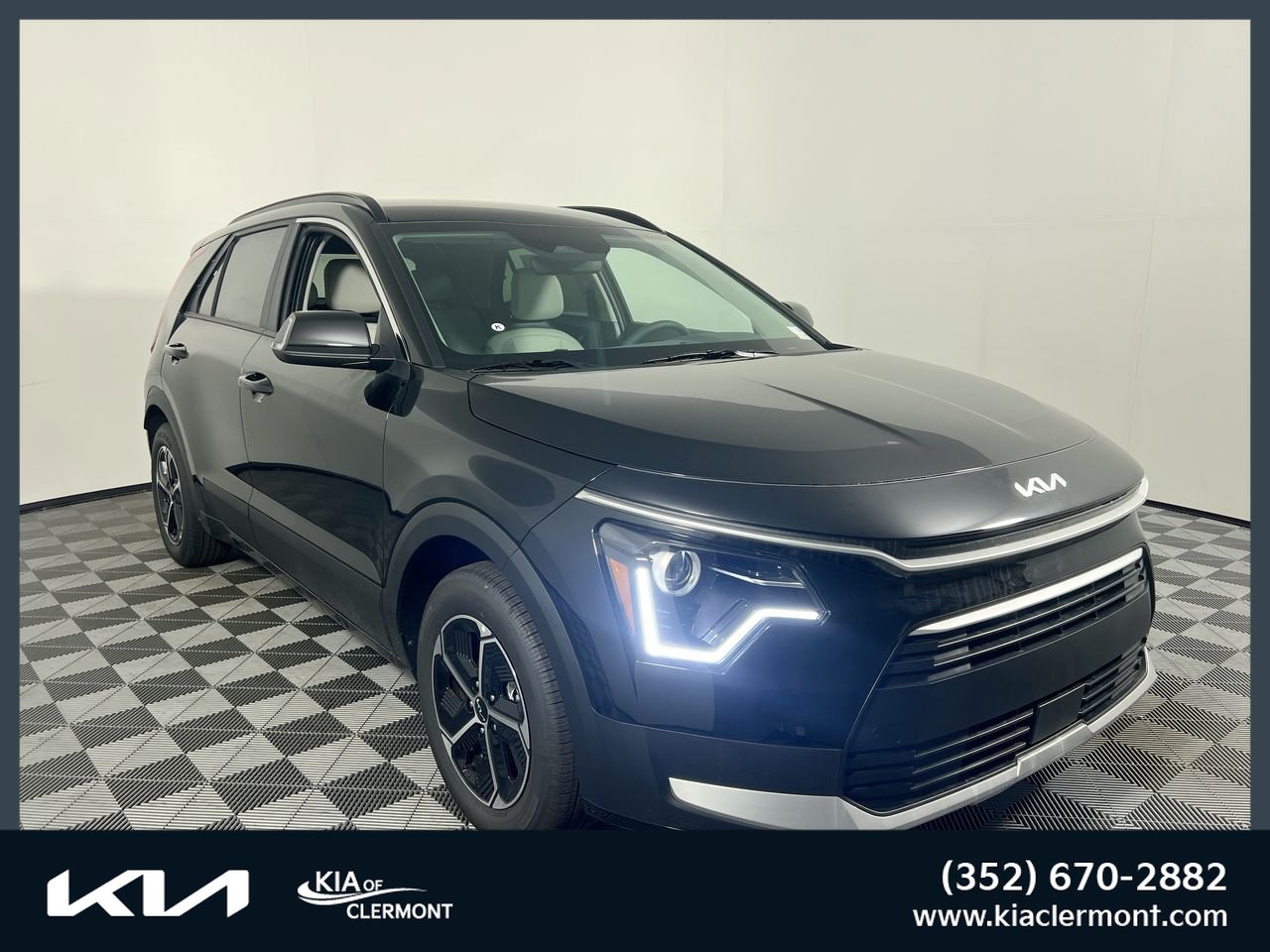 New 2026 Kia Niro EX FWD image 1