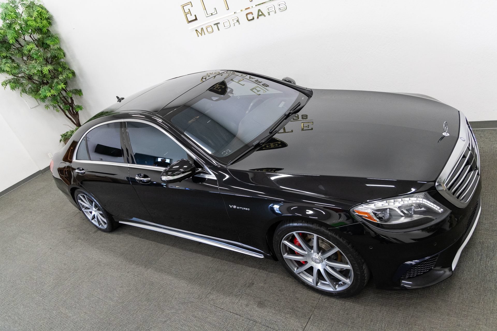 Used 2015 Mercedes-Benz S 63 AMG 4MATIC Sedan w/ Driver Assistance Package image 23