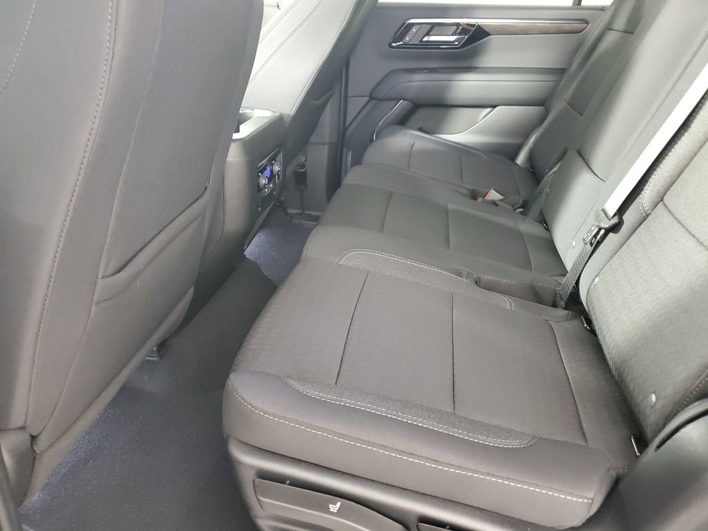 Used 2025 Chevrolet Suburban LS image 14