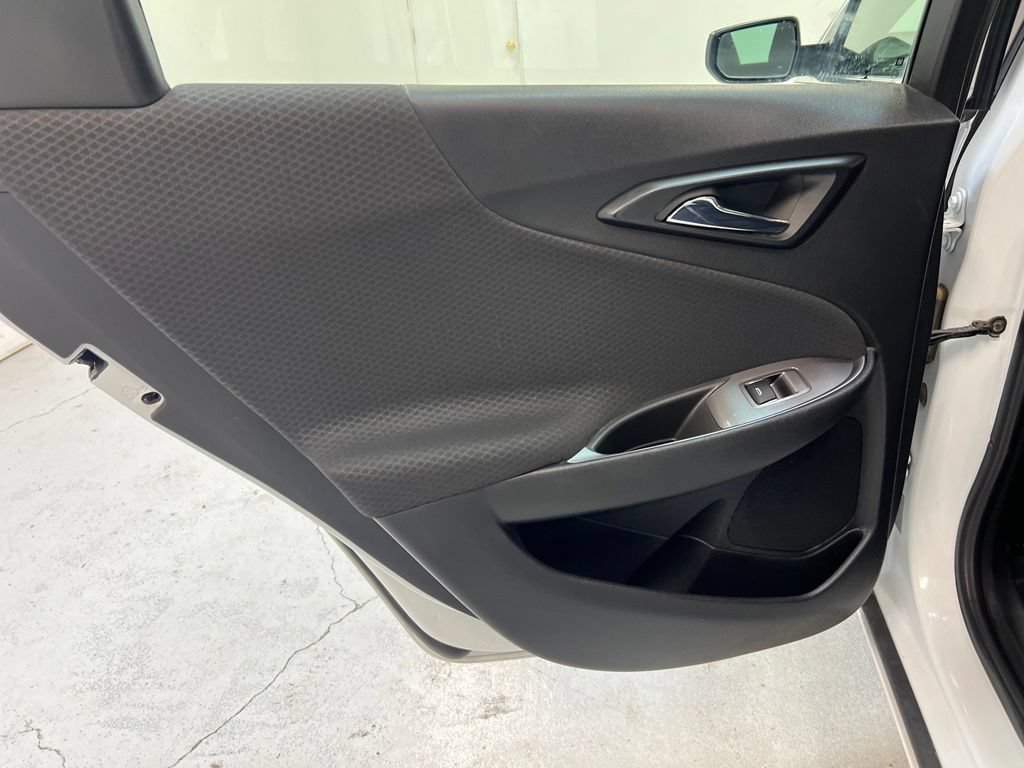 Used 2023 Chevrolet Malibu LS FWD image 27