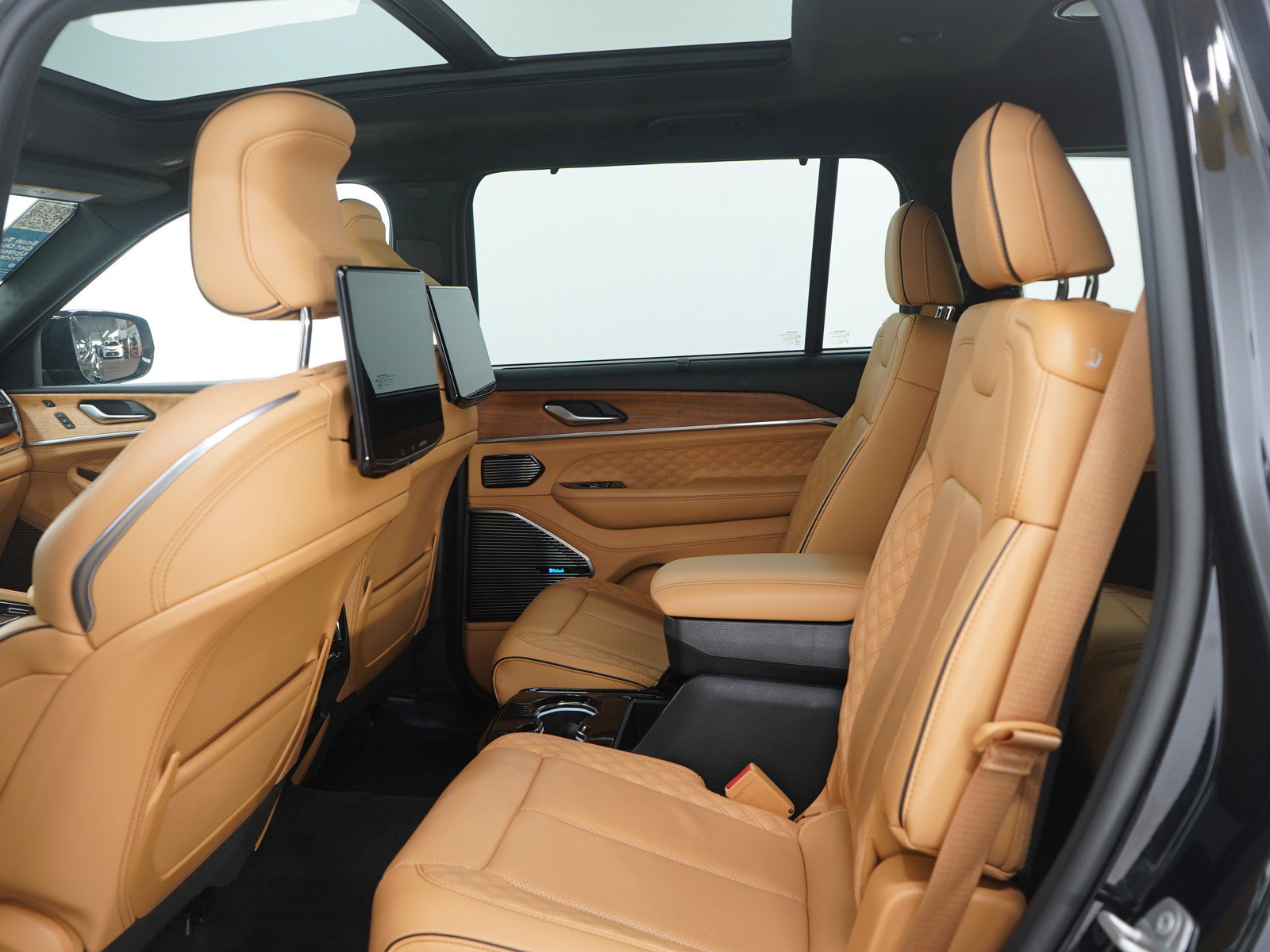 Used 2023 Jeep Grand Cherokee L Summit image 18