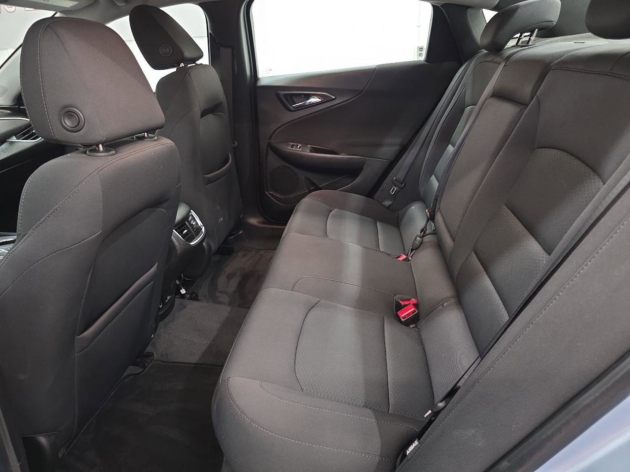 Used 2018 Chevrolet Malibu LT FWD image 35