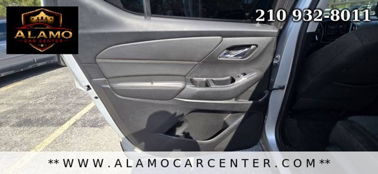Used 2020 Chevrolet Traverse LT FWD image 33