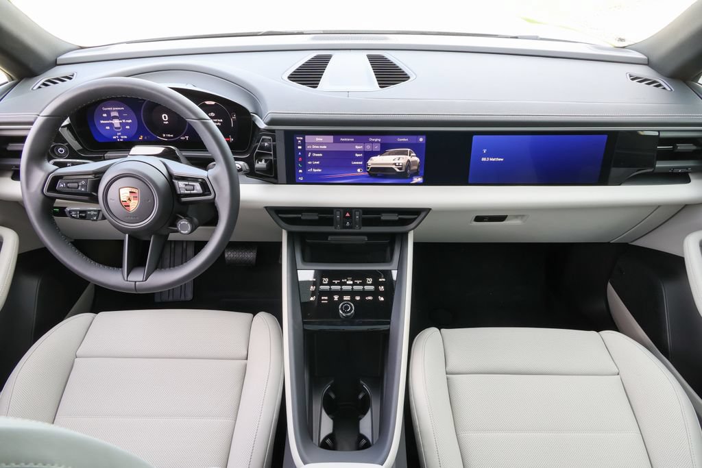 New 2026 Porsche Macan 4 Electric AWD/4WD image 13