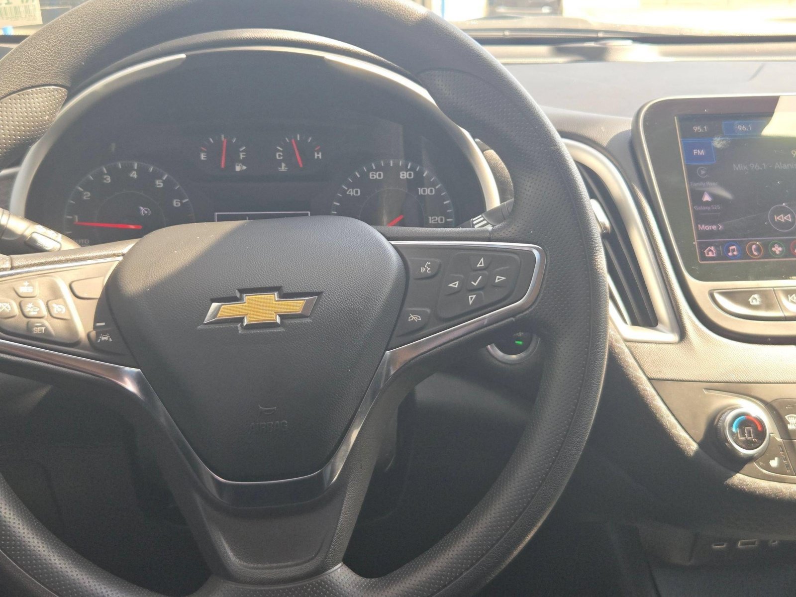Used 2024 Chevrolet Malibu LT FWD image 18