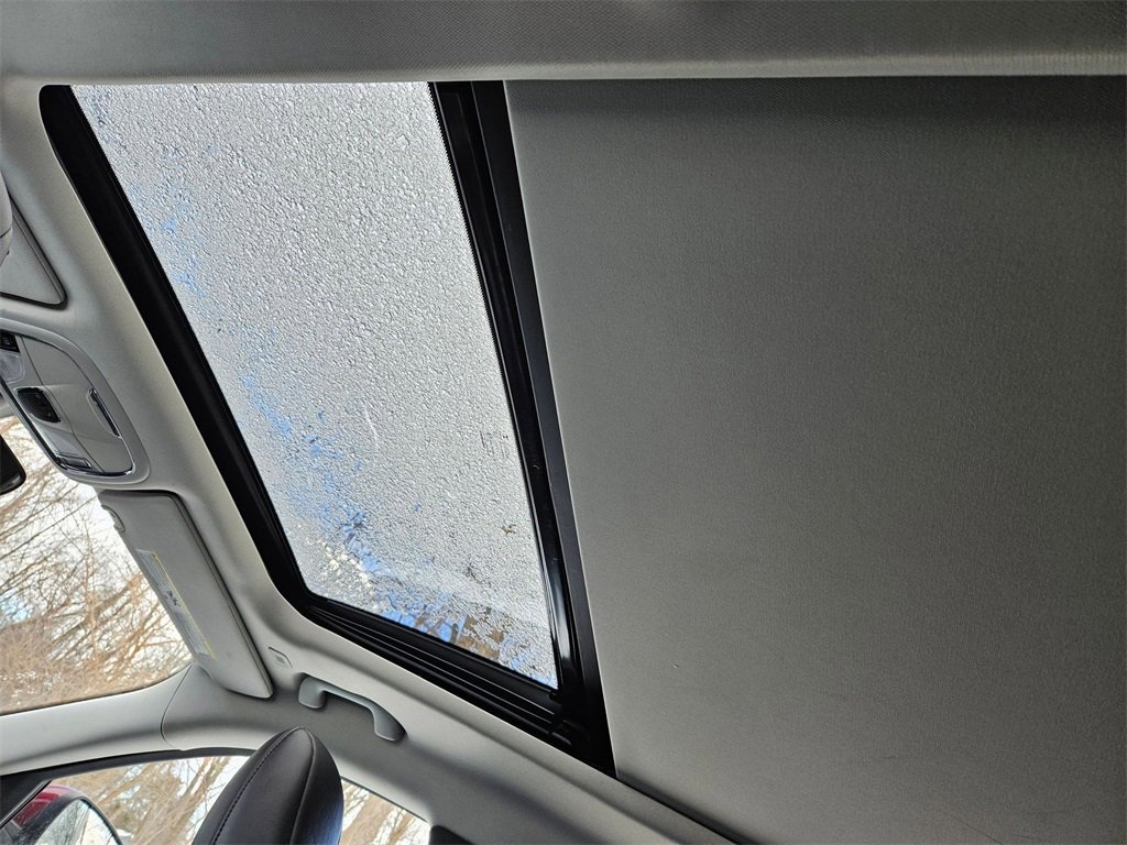 Used 2019 Jeep Cherokee Limited image 18