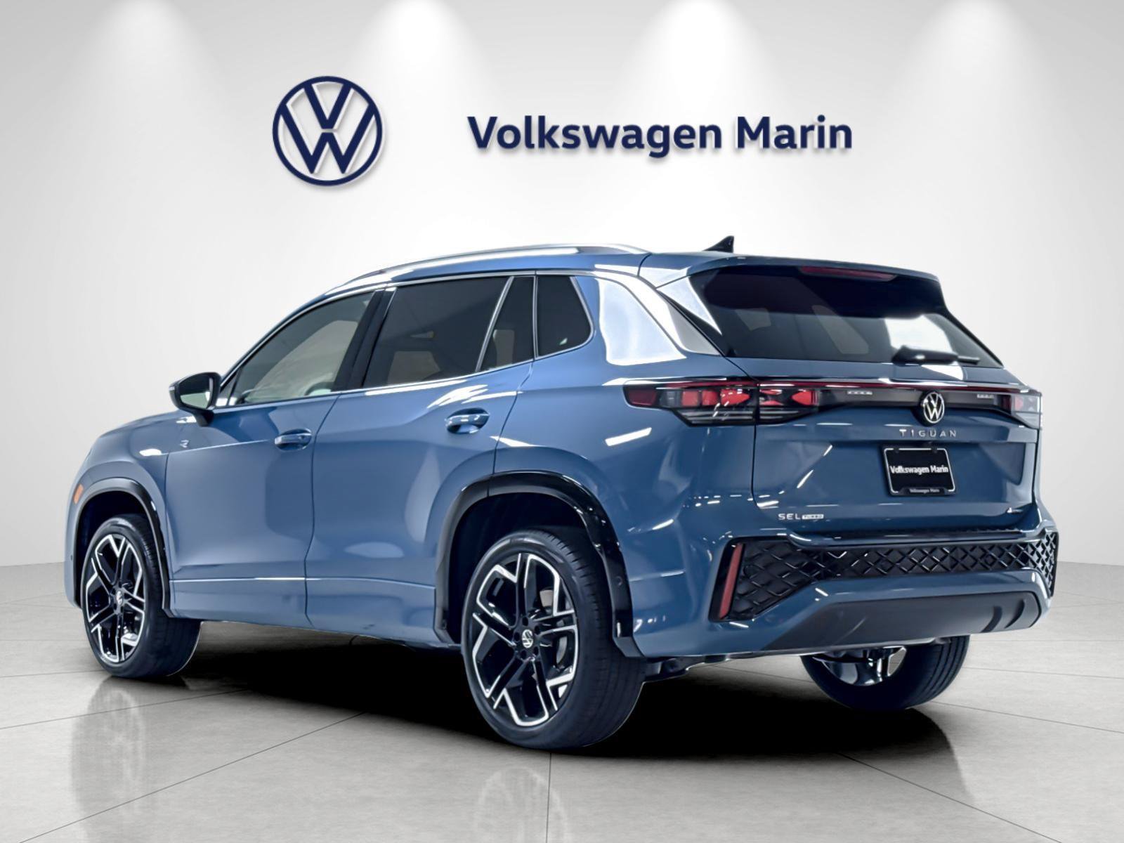 New 2026 Volkswagen Tiguan SEL R-Line AWD/4WD image 3