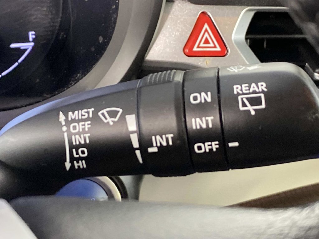 Used 2024 Toyota Sienna XLE w/ XLE Plus Package AWD/4WD image 18