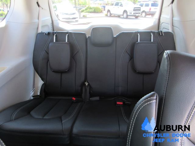 Used 2022 Chrysler Pacifica Touring-L image 22