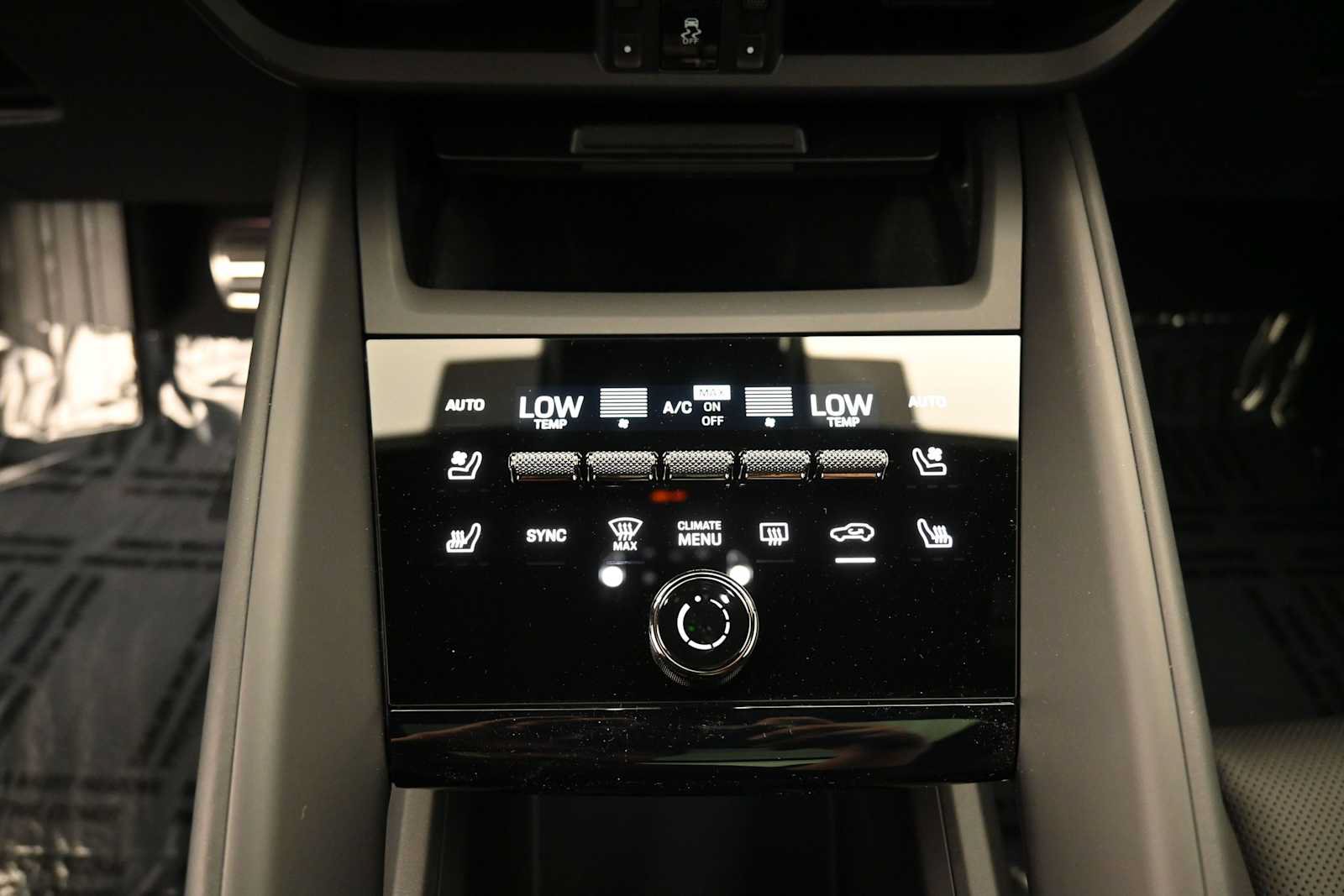 New 2026 Porsche Macan Turbo Electric AWD/4WD image 11